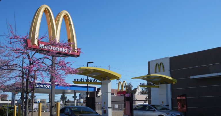 260 McNuggets?  McDonald's Ends AI Drive-Through Tests Amid Bugs