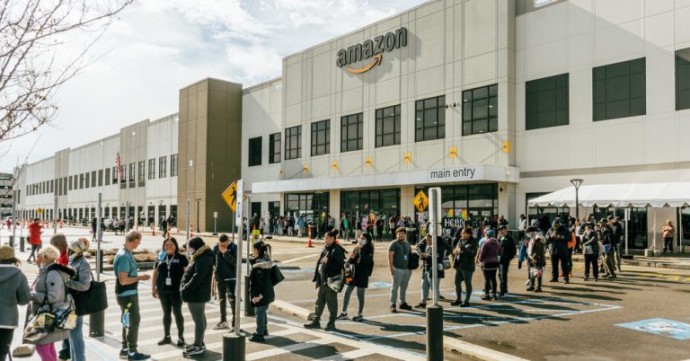 Amazon Union Workers join forces with Teamsters