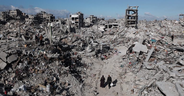 Gazans return to massive destruction in old neighborhoods