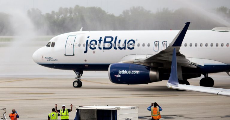 Two bodies found in airplane landing gear at Fort Lauderdale Airport