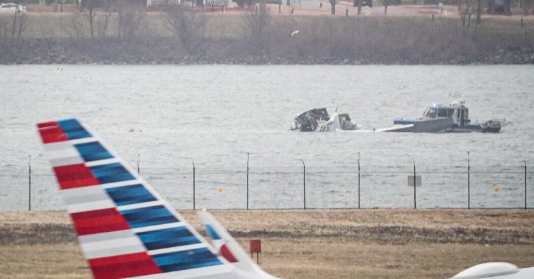 Deadly Crash focuses on helicopter traffic at Reagan Airport