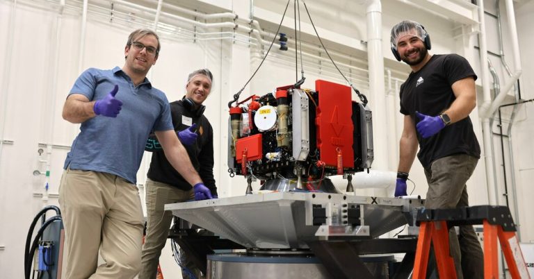 The 1st asteroid asteroid extraction of the land is directed to the launcher