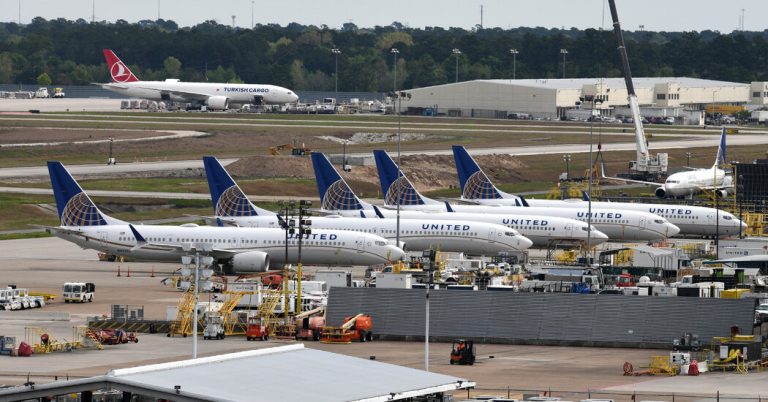 The engine fire urges Houston flight evacuated, shows videos