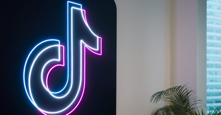 Tiktok returns to Apple and Google App stores