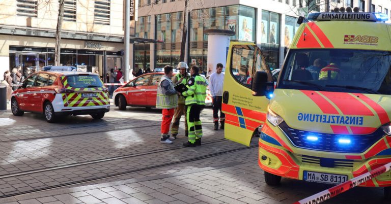 At least one killed after car thieves in crowd in Mannheim, Germany