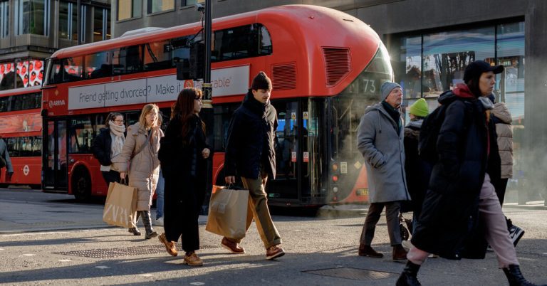 Bank of England careful amid economic uncertainty and increase accounts