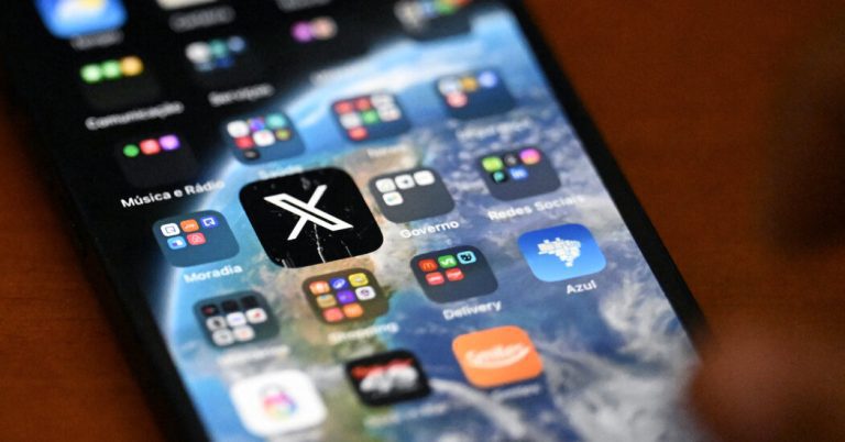 Is x down? Users report intermittent holidays